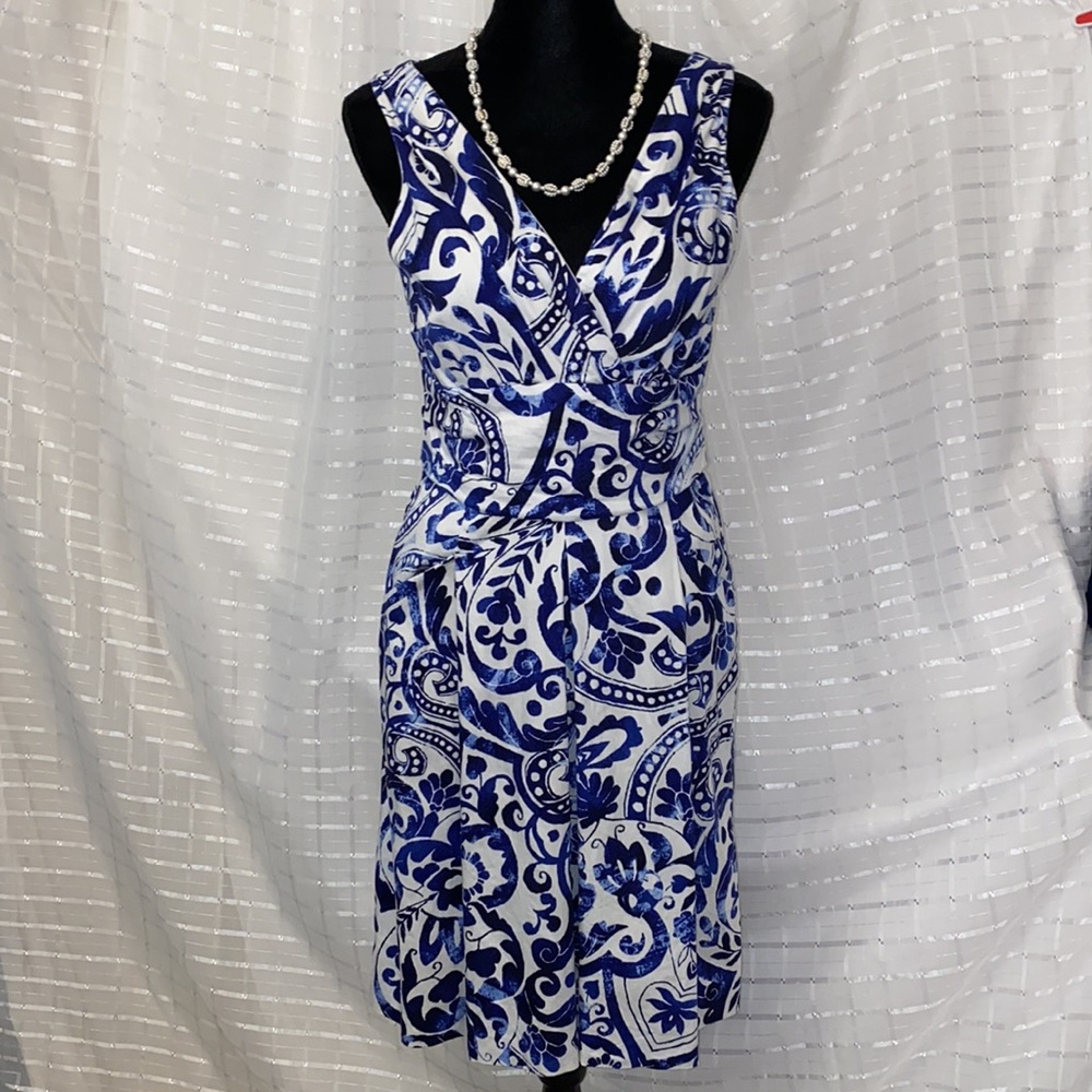✨EUC Sleeveless Blue and White Floral Lauren by Ralph Lauren Dress size 8